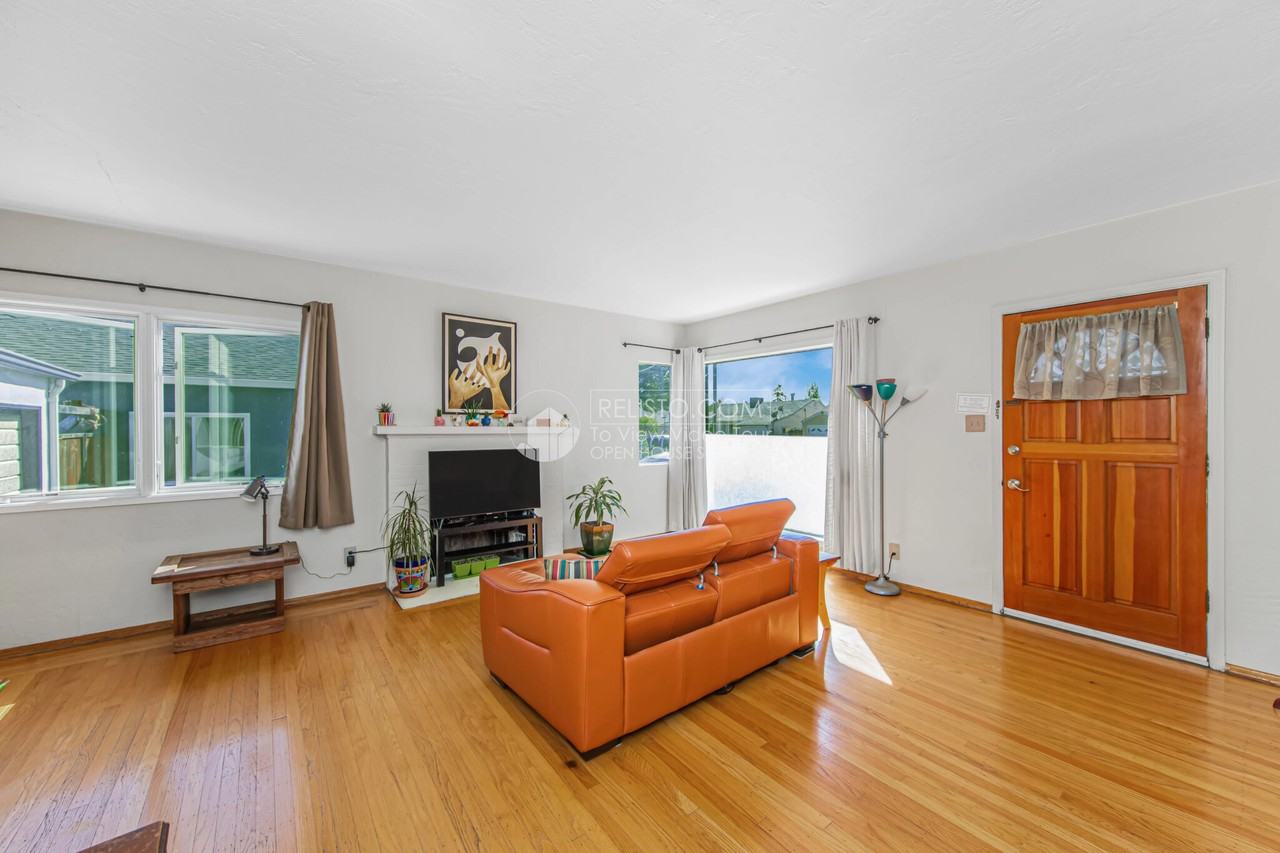 782 Ventura St - Photo 2 of 27