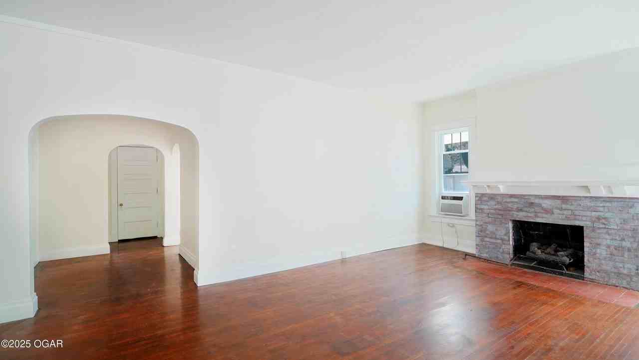 423 Connor Avenue - Photo 2 of 14