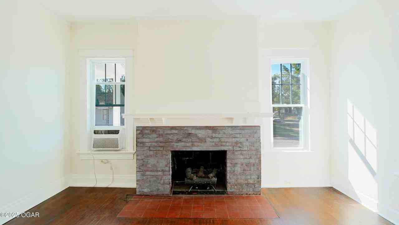 423 Connor Avenue - Photo 3 of 14