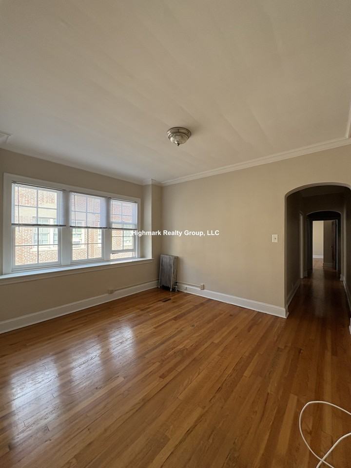 1456 Lake St #3NA - Photo 4 of 17