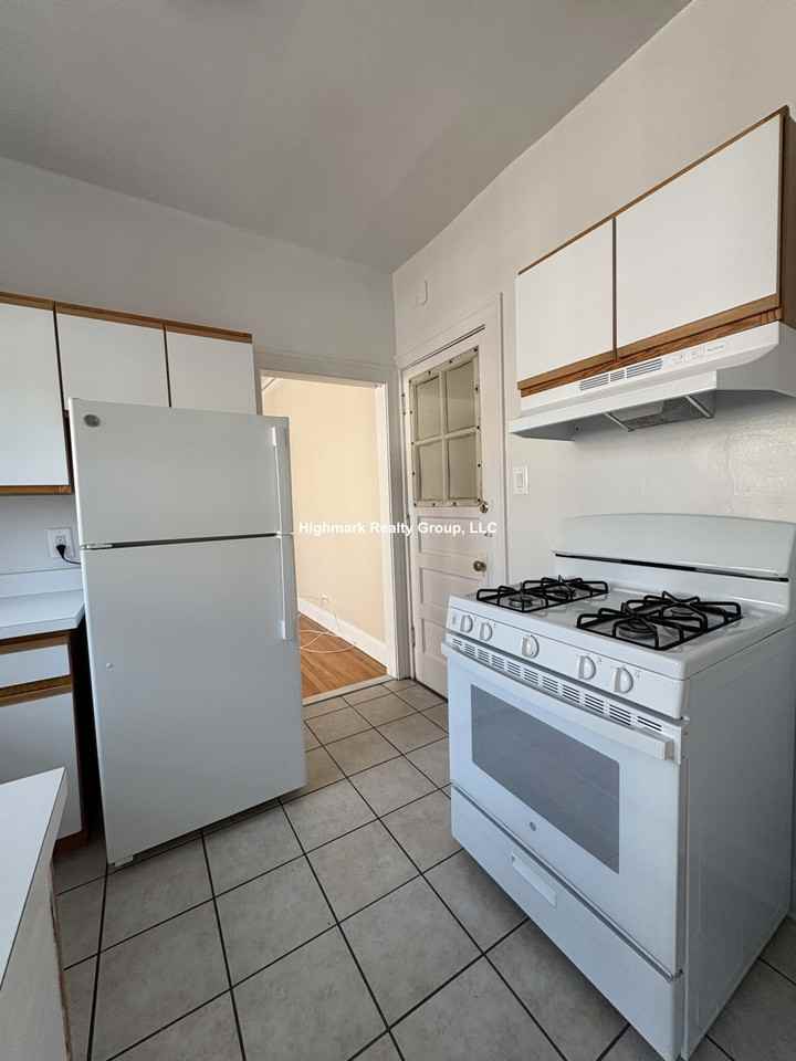 1456 Lake St #3NA - Photo 6 of 17