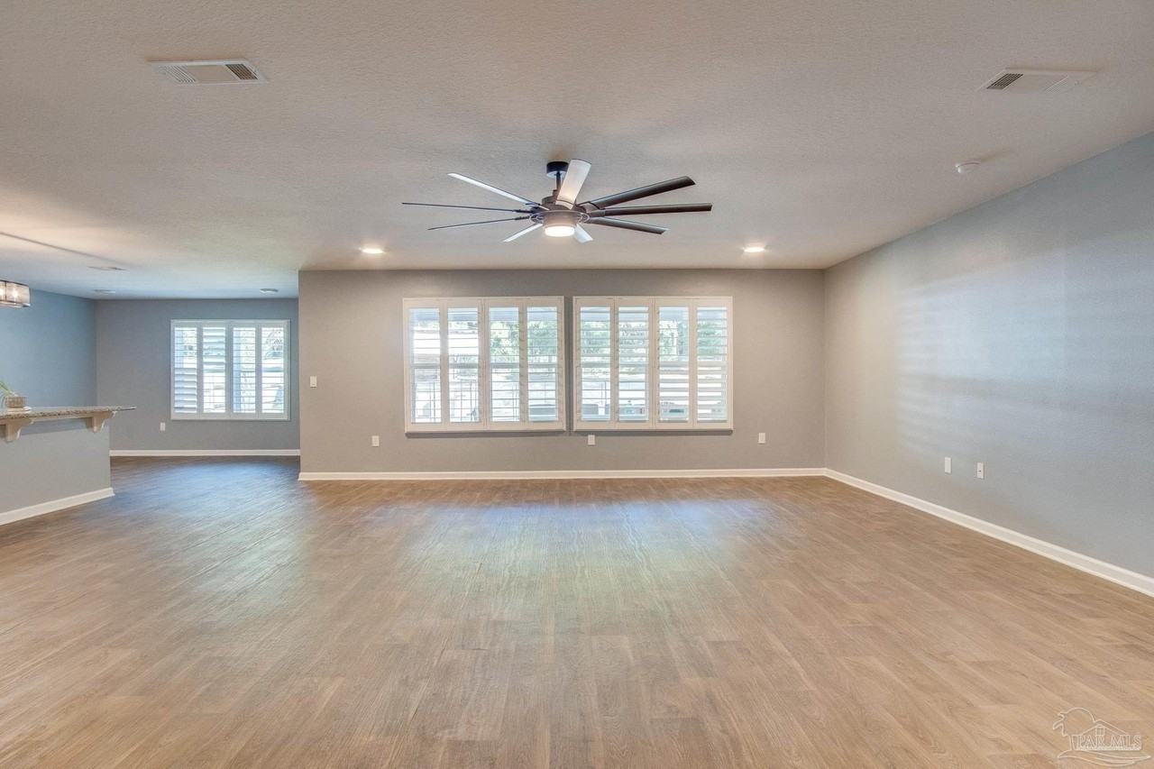 4668 Red Oak Drive - Photo 4 of 44