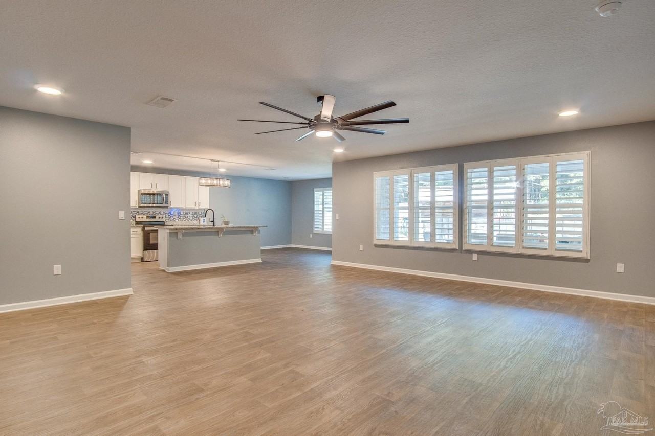 4668 Red Oak Drive - Photo 5 of 44