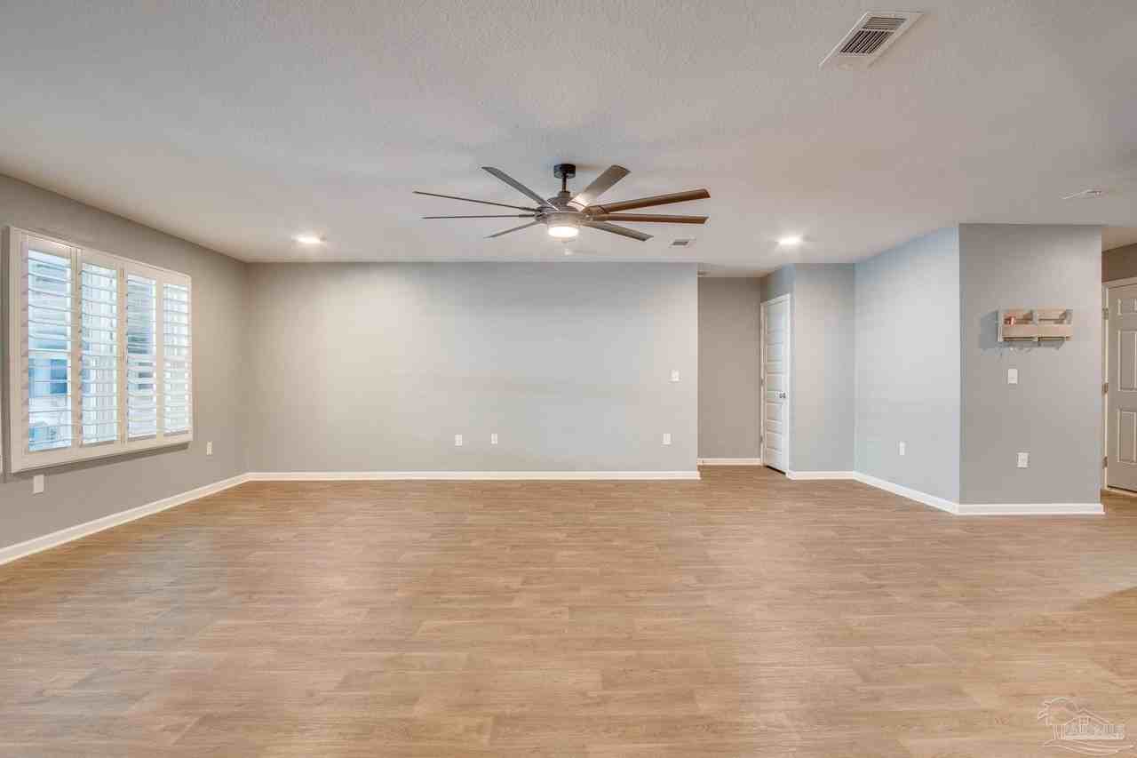 4668 Red Oak Drive - Photo 7 of 44