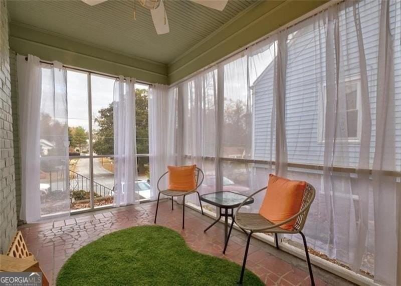 1074 Jefferson Ave - Photo 5 of 13