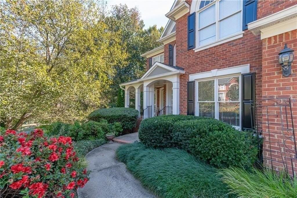 651 Briarleigh Way - Photo 2 of 50