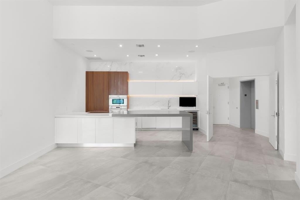 701 N Fort Lauderdale Beach Blvd #214 - Photo 6 of 49