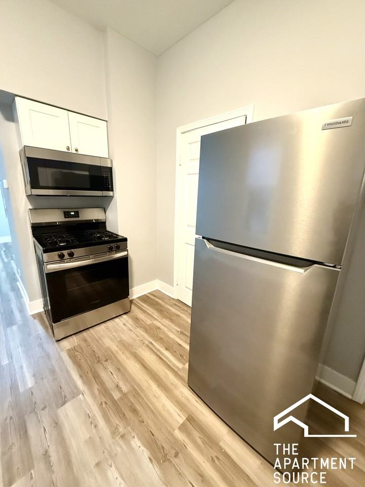 942 North Elston Avenue #2R - Photo 4 of 20