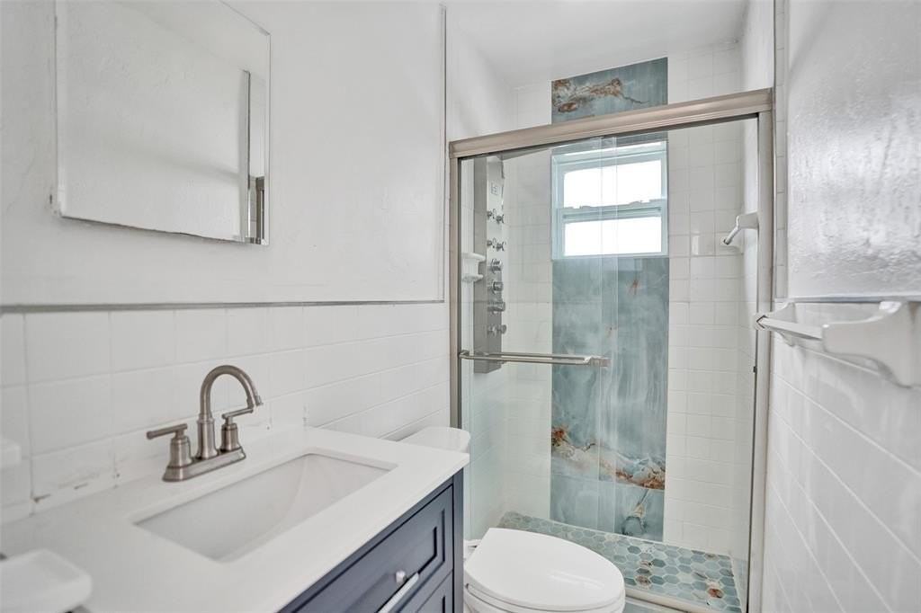 306 Ne 13th Ave - Photo 3 of 6