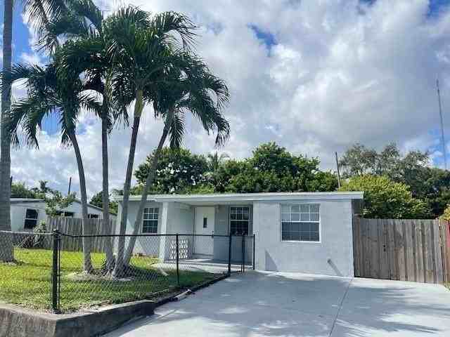 3610 Sw 46th Ave - Photo 5 of 33