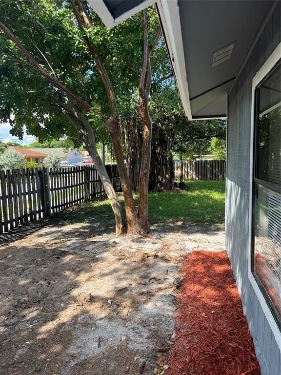 500 Ne 34th St - Photo 4 of 29