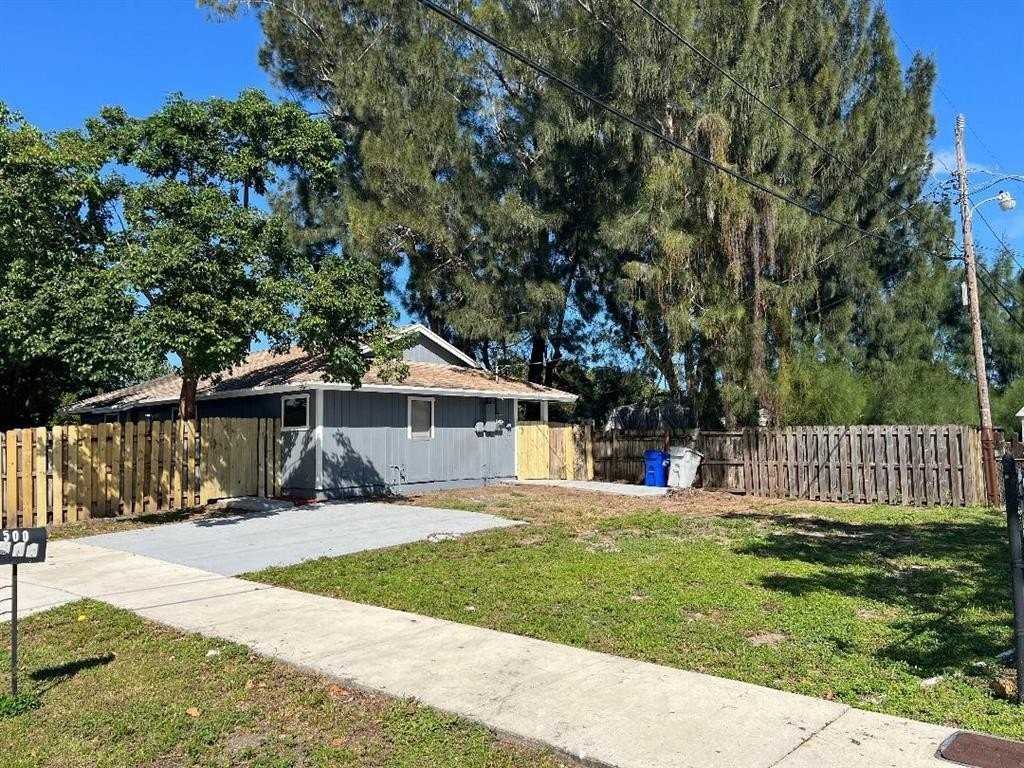 500 Ne 34th St - Photo 6 of 29