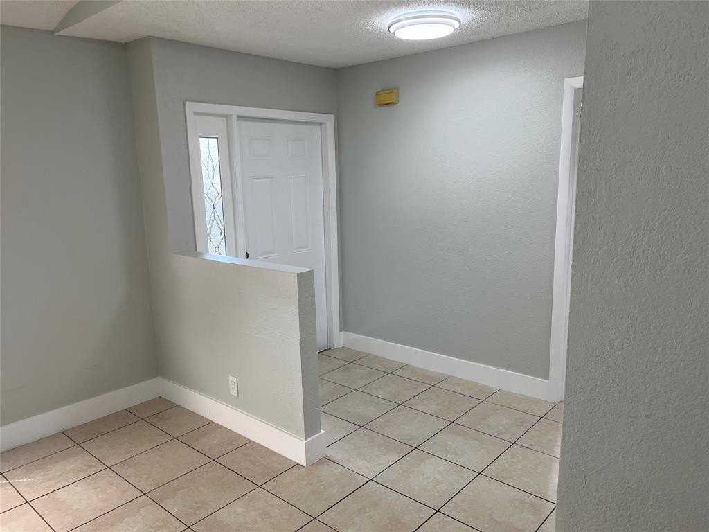 500 Ne 34th St - Photo 7 of 29