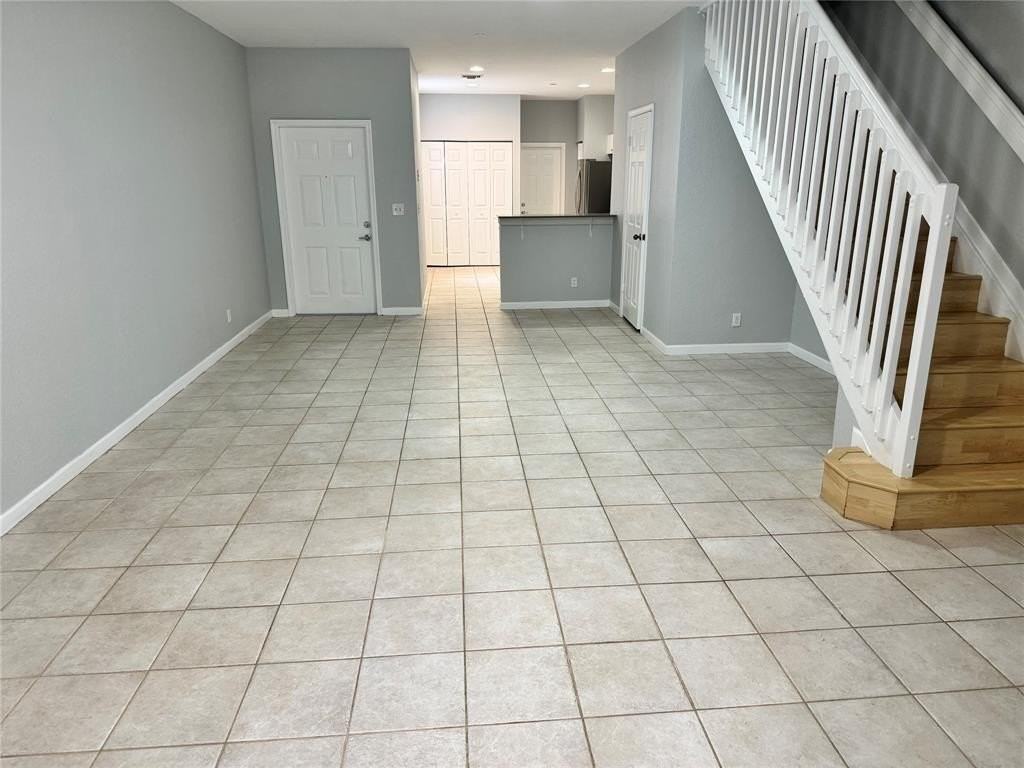 4219 Vineyard Cir #4219 - Photo 3 of 12