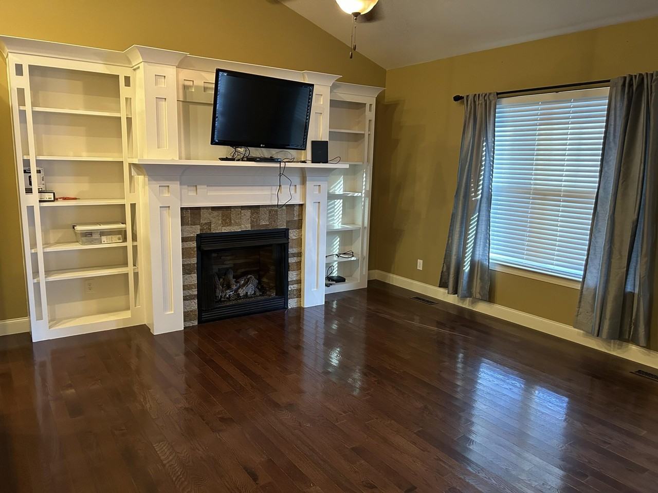 1166 Stonegate Cir Nw - Photo 2 of 15