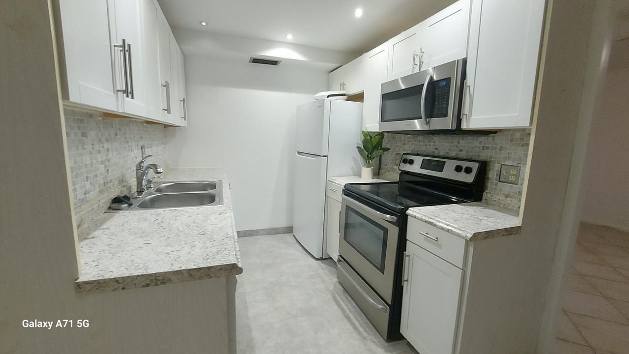 3076 Cornwall D #3076 - Photo 2 of 36