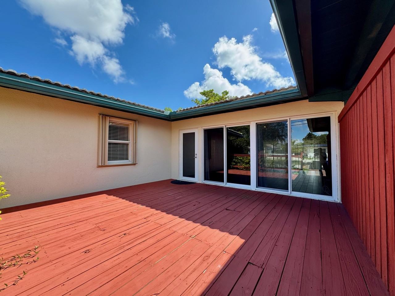 1712 Sw 5th St - Photo 4 of 24