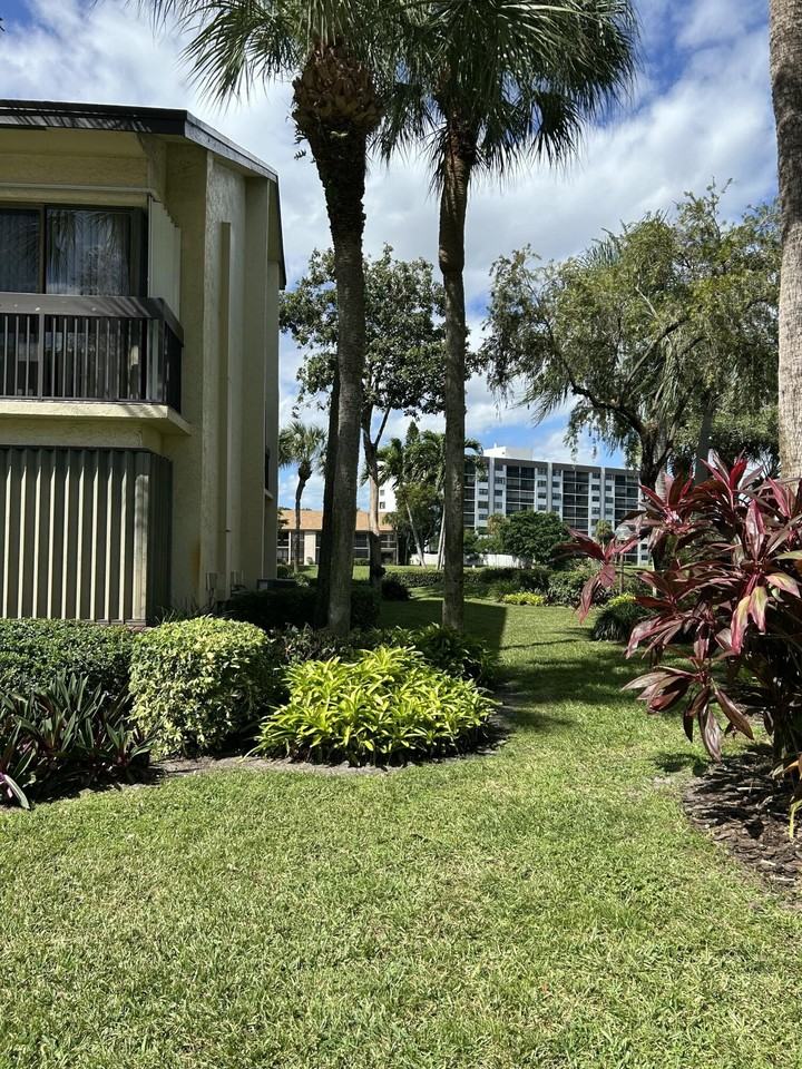 2051 Sw 15th St #210 - Photo 3 of 31