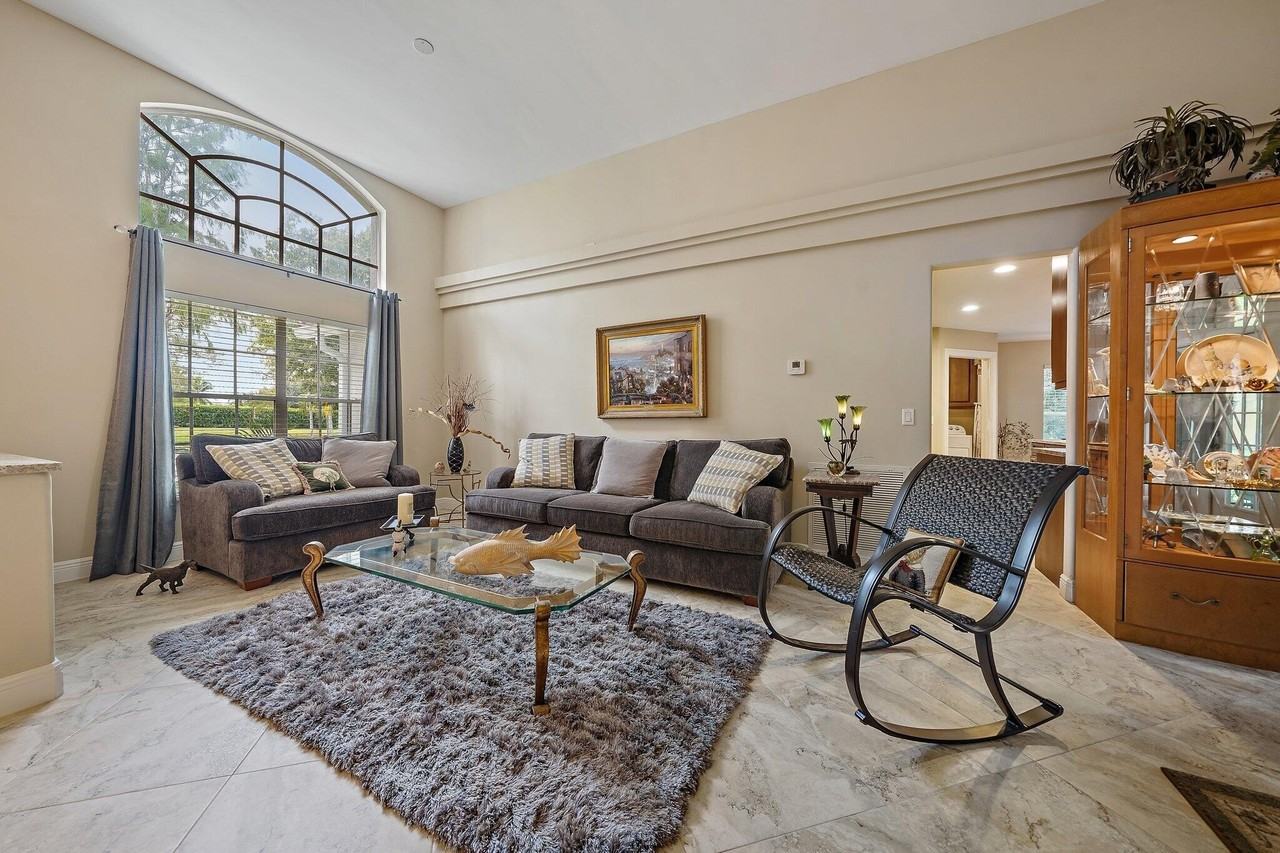 4304 Hunting Trl - Photo 7 of 44