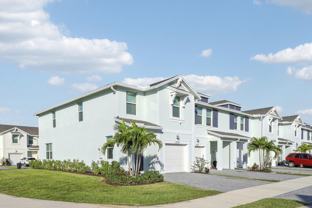 5719 Se Edgewater Cir - Photo 1 of 1