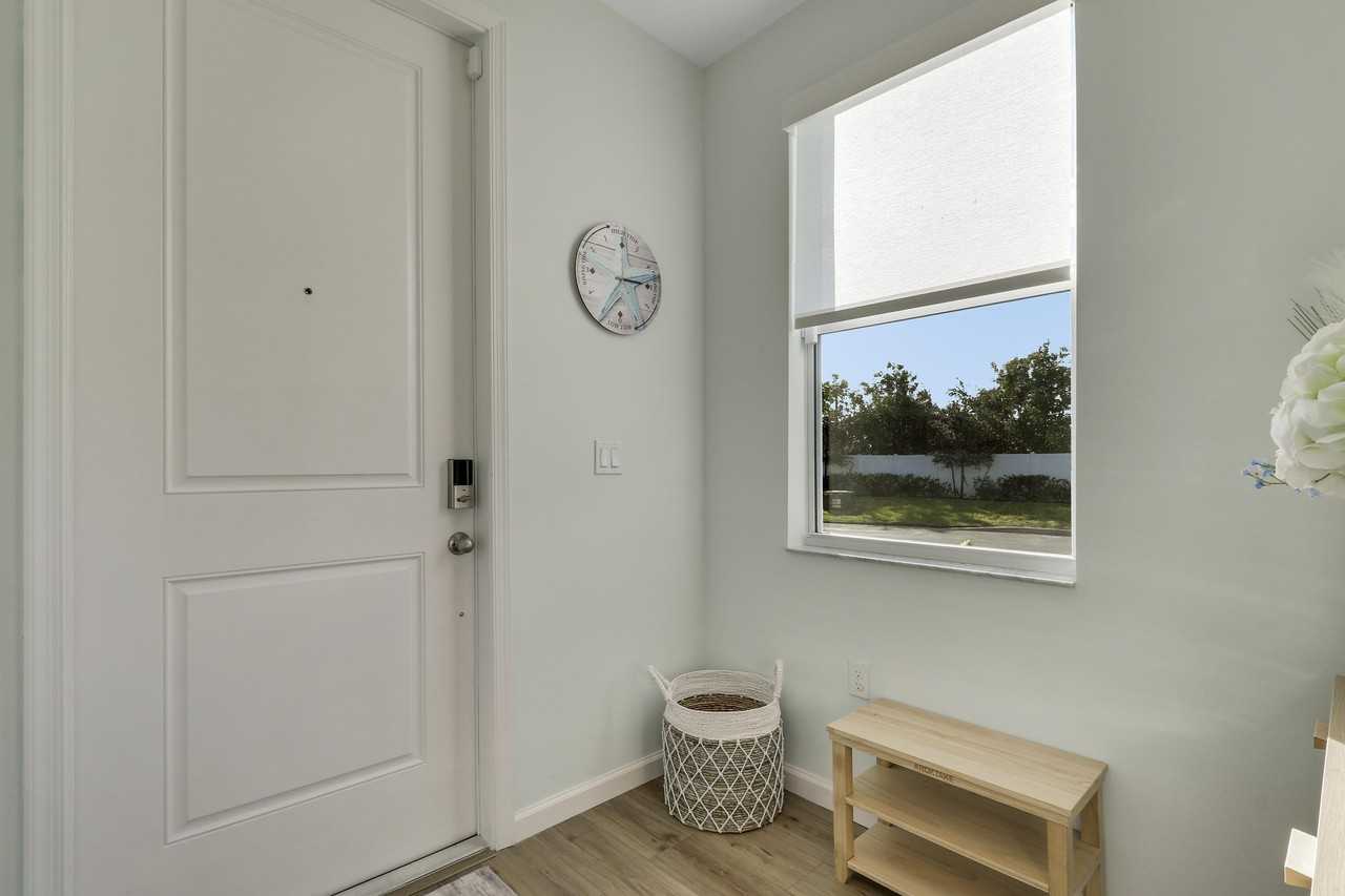 5719 Se Edgewater Cir - Photo 4 of 38