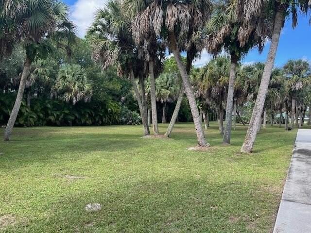 18602 Kitty Hawk Ct - Photo 5 of 31