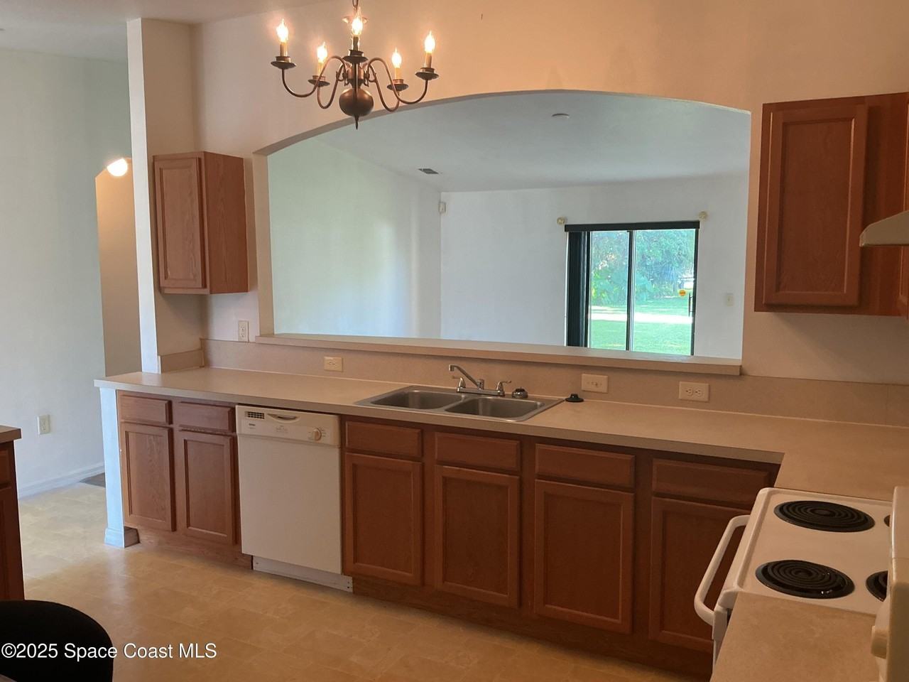 376 Americana Blvd Ne - Photo 5 of 20