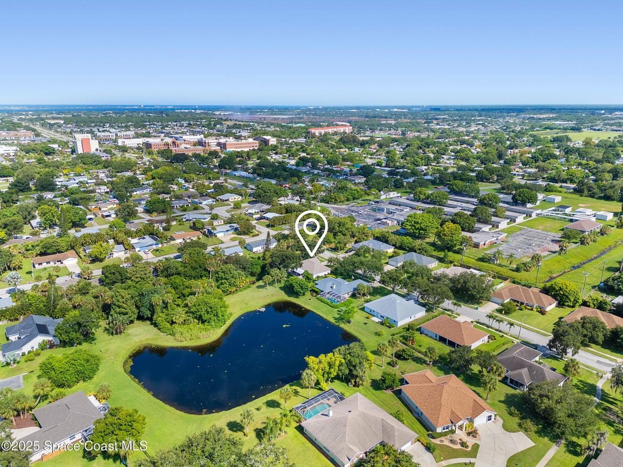 424 Brown Ave - Photo 7 of 34