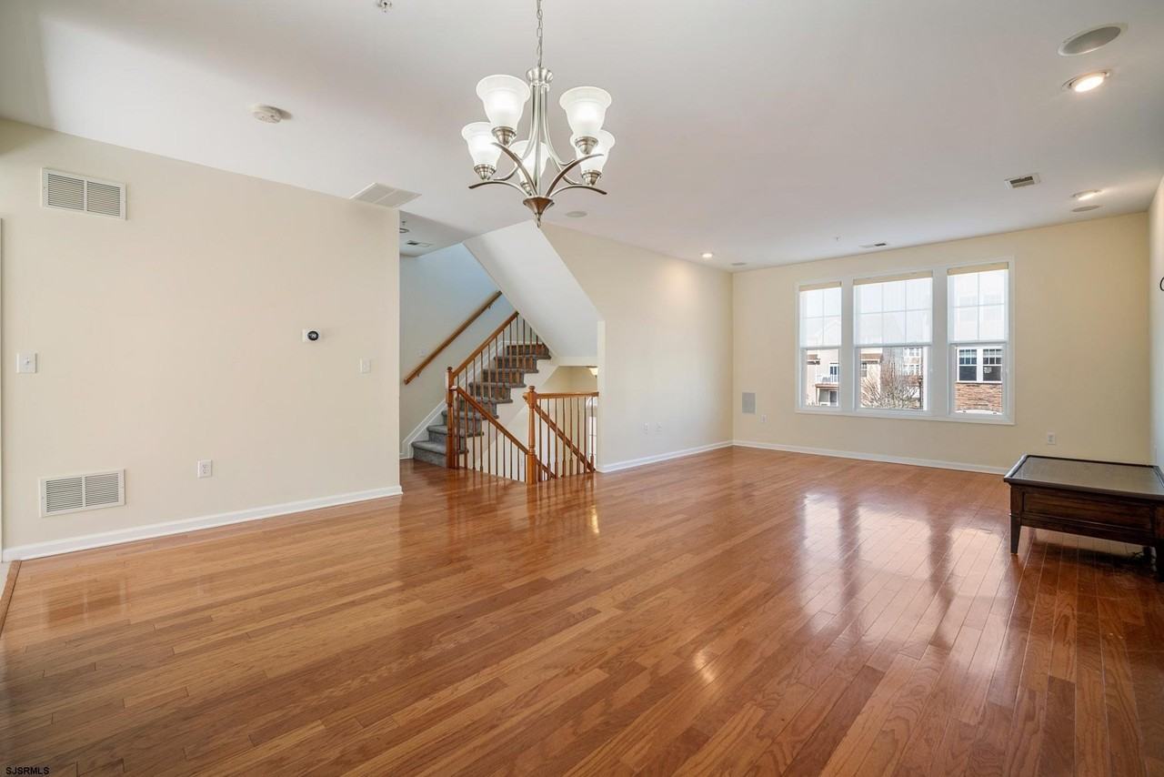 215 Mallard Ln - Photo 5 of 26