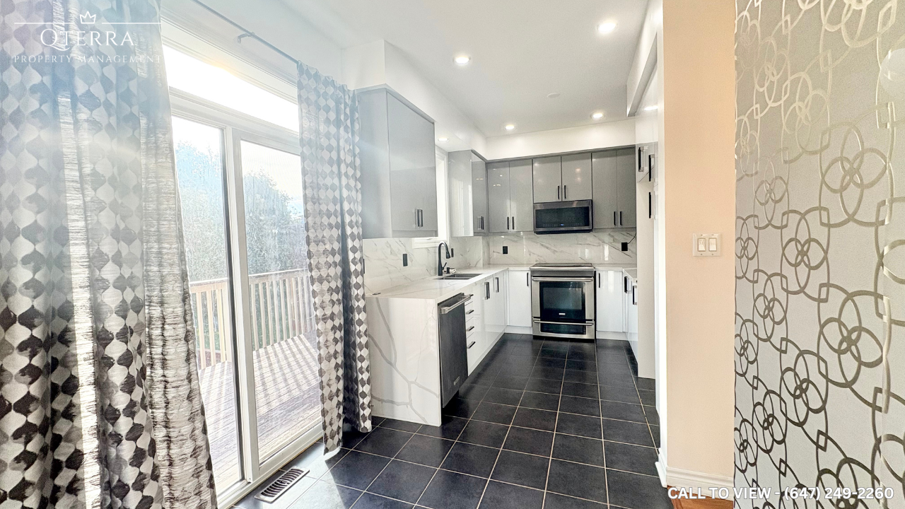 37 Horton St, Ajax, Ontario L1Z 1E3 - Photo 2 of 26