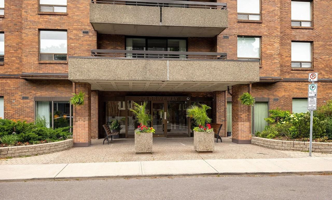 20 The Driveway - 1202 - Photo 2 of 20