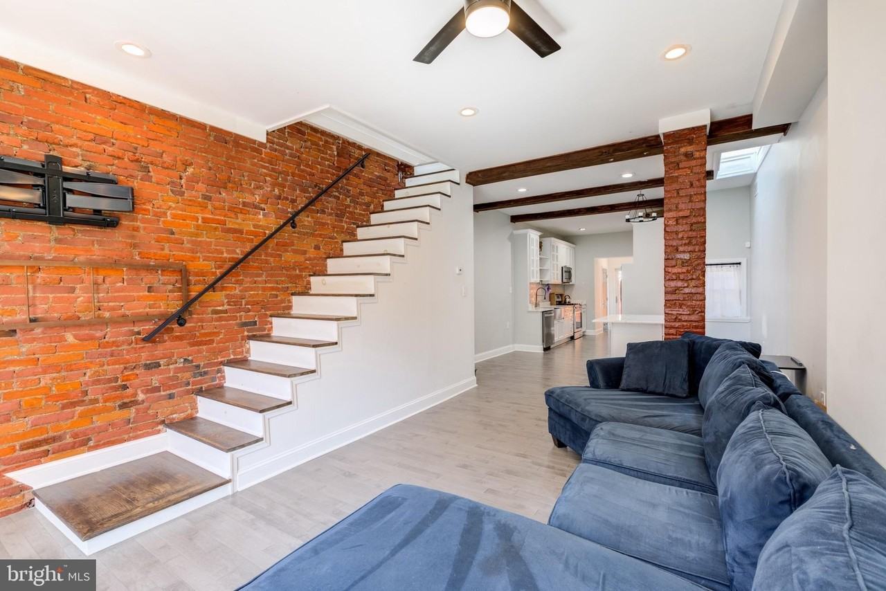 1711 Moore St - Photo 6 of 36