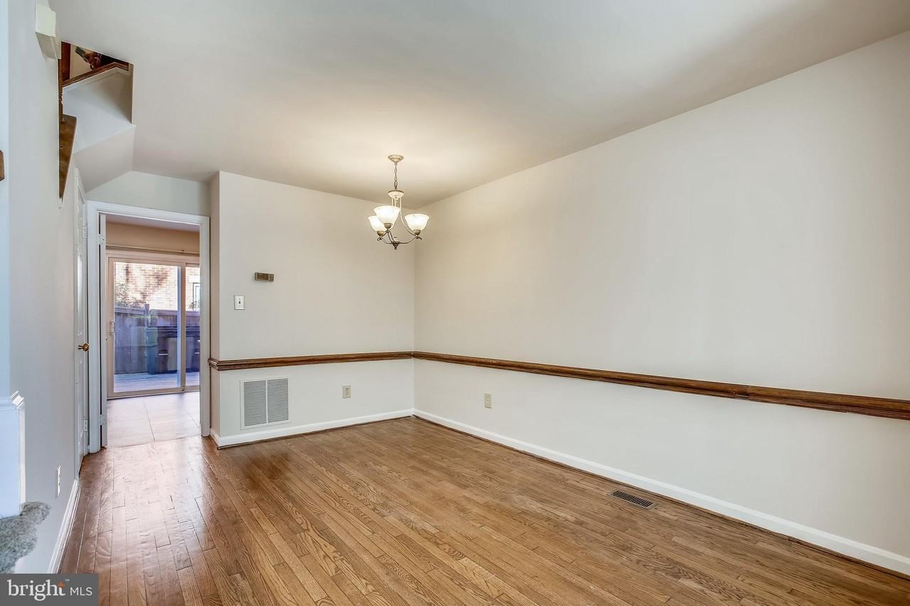 510 Colecroft Ct - Photo 4 of 30