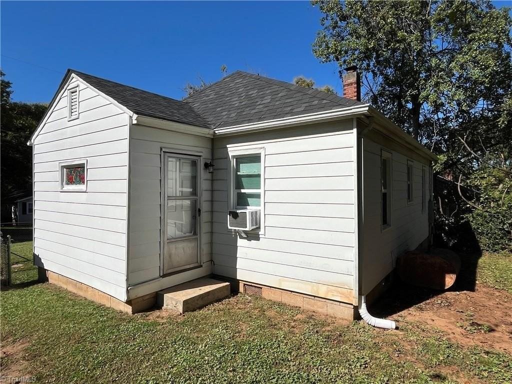 111 North Cameron Avenue - Photo 5 of 21