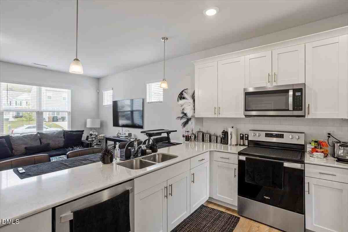 80 Liam St - Photo 5 of 26