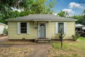 featured image of 523 W Inwood Dr