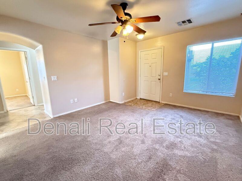 11829 W Shaw Butte Dr - Photo 5 of 23