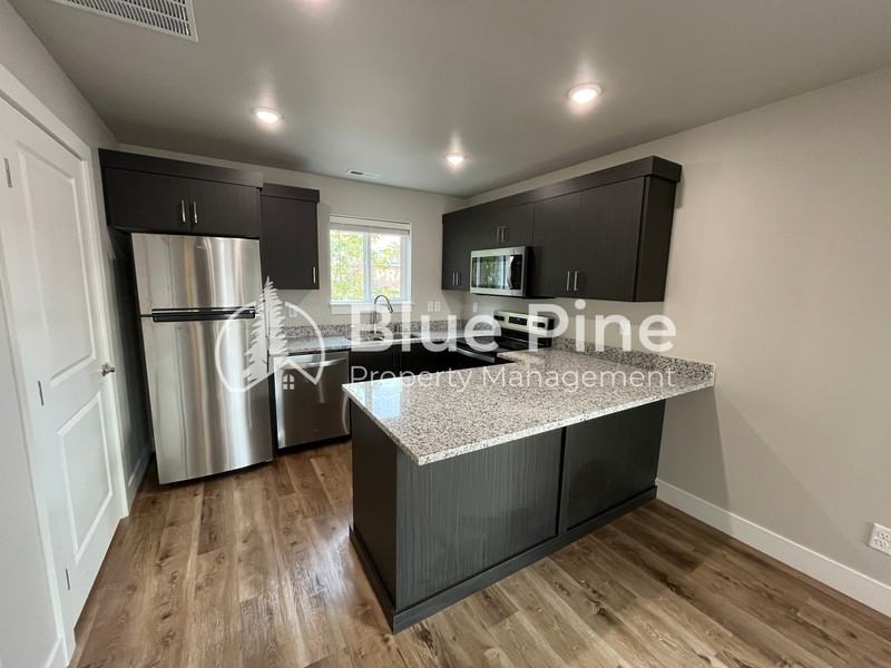 1622 Hannah Lane #1 - Photo 3 of 14