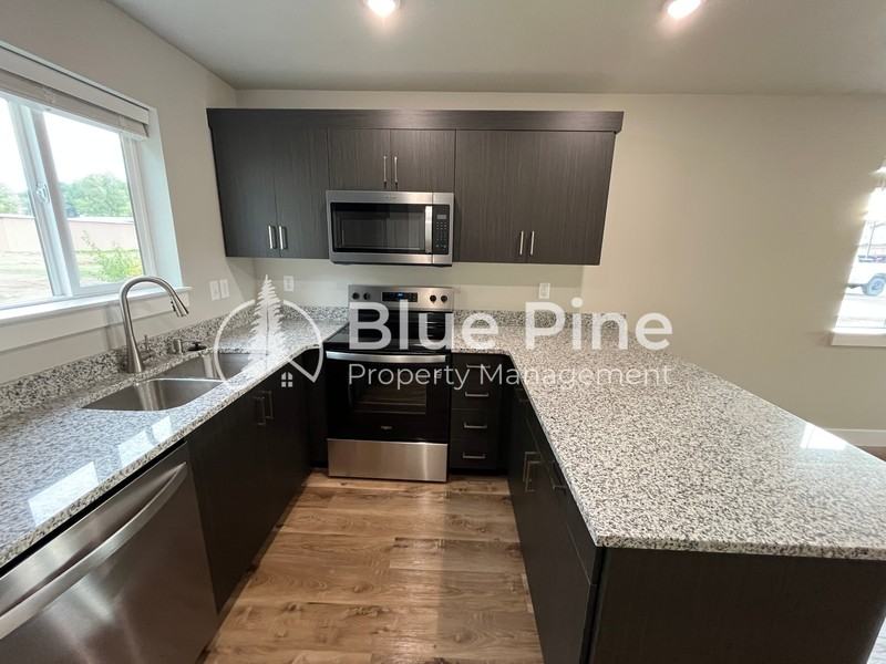 1622 Hannah Lane #1 - Photo 4 of 14