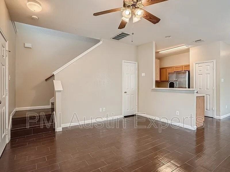 13913 Harris Ridge Boulevard #B - Photo 6 of 30