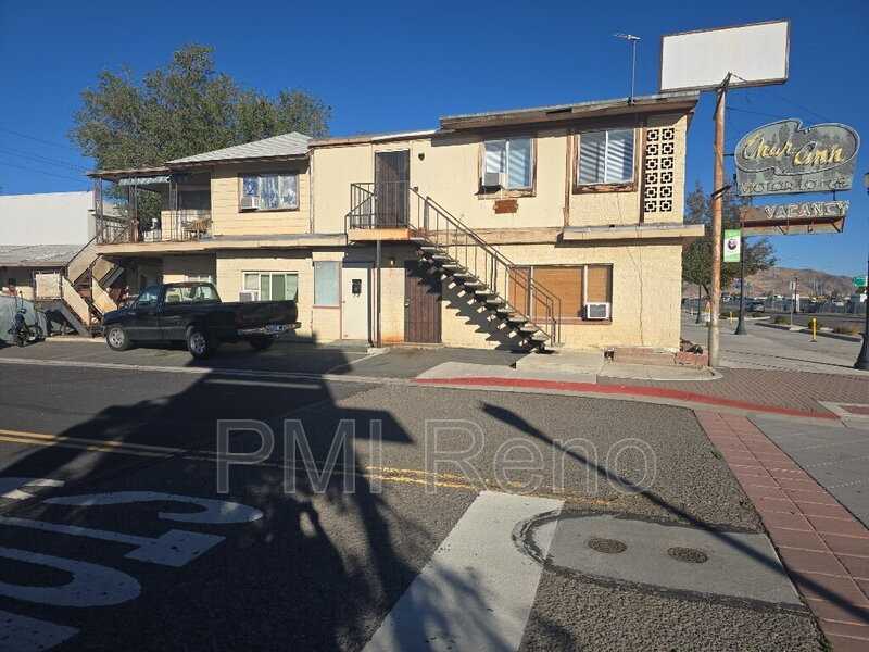 140 Victorian Ave #11