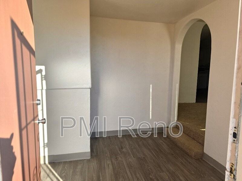 140 Victorian Ave #11 - Photo 2 of 14
