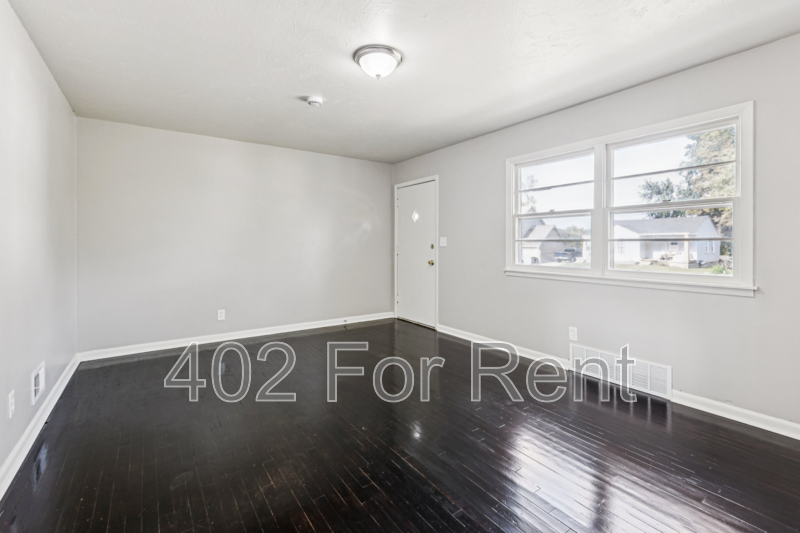 3821 Saratoga St - Photo 2 of 31