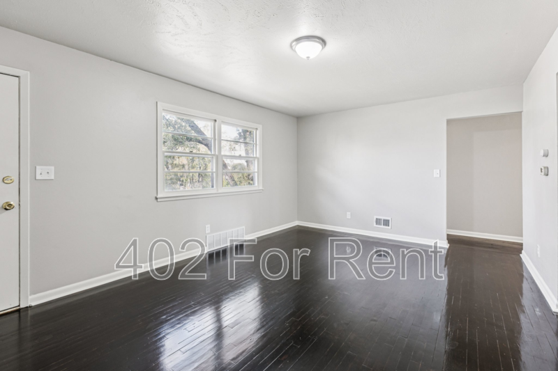 3821 Saratoga St - Photo 3 of 31