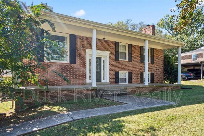 209 Hampton Road - Photo 2 of 33