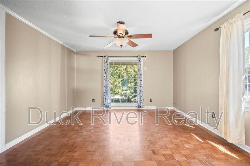 209 Hampton Road - Photo 6 of 33