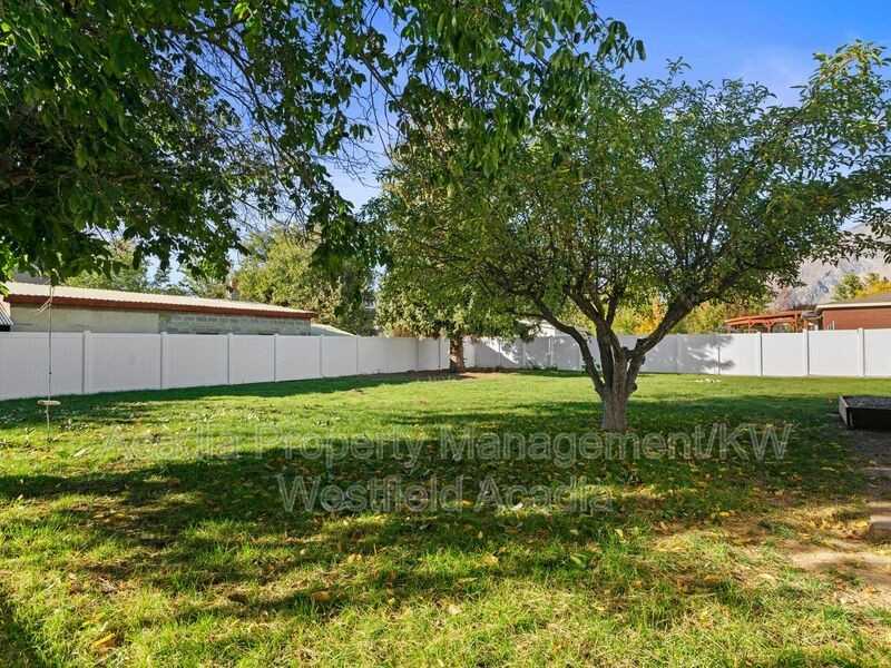 1465 View Drive - Photo 4 of 27