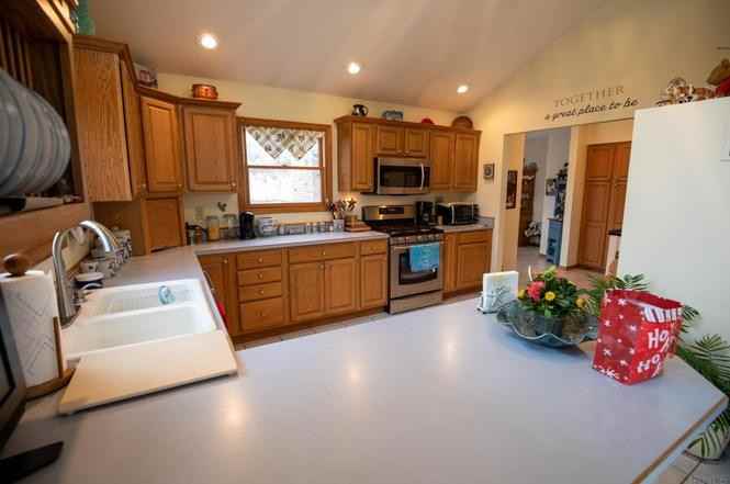 10100 Windsor Sq - Photo 3 of 5