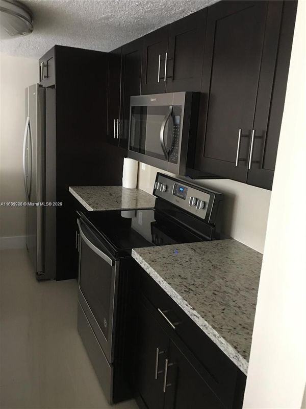 10951 N Lakeview Dr - Photo 4 of 8