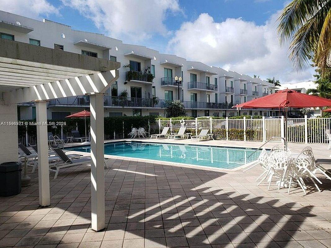 2142 Van Buren St - Photo 2 of 9